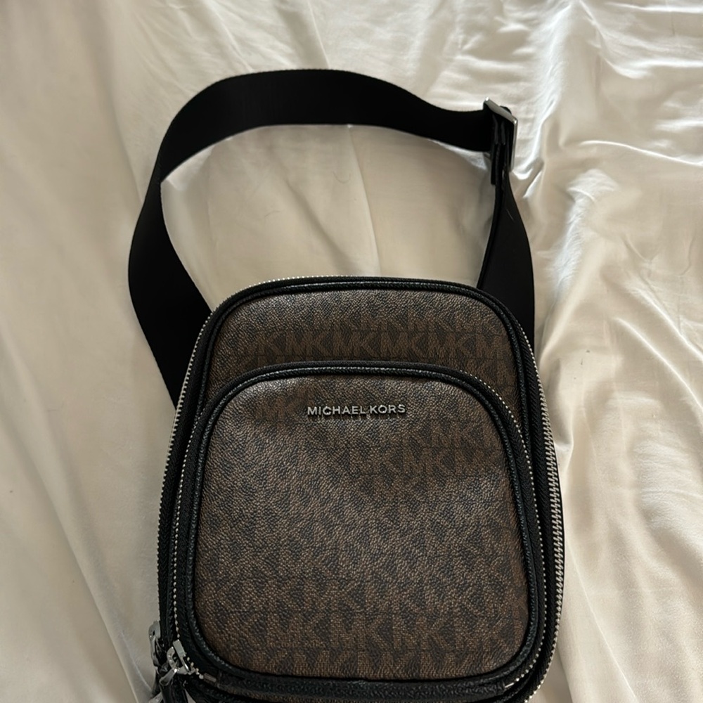Michael Kors Messenger Bag